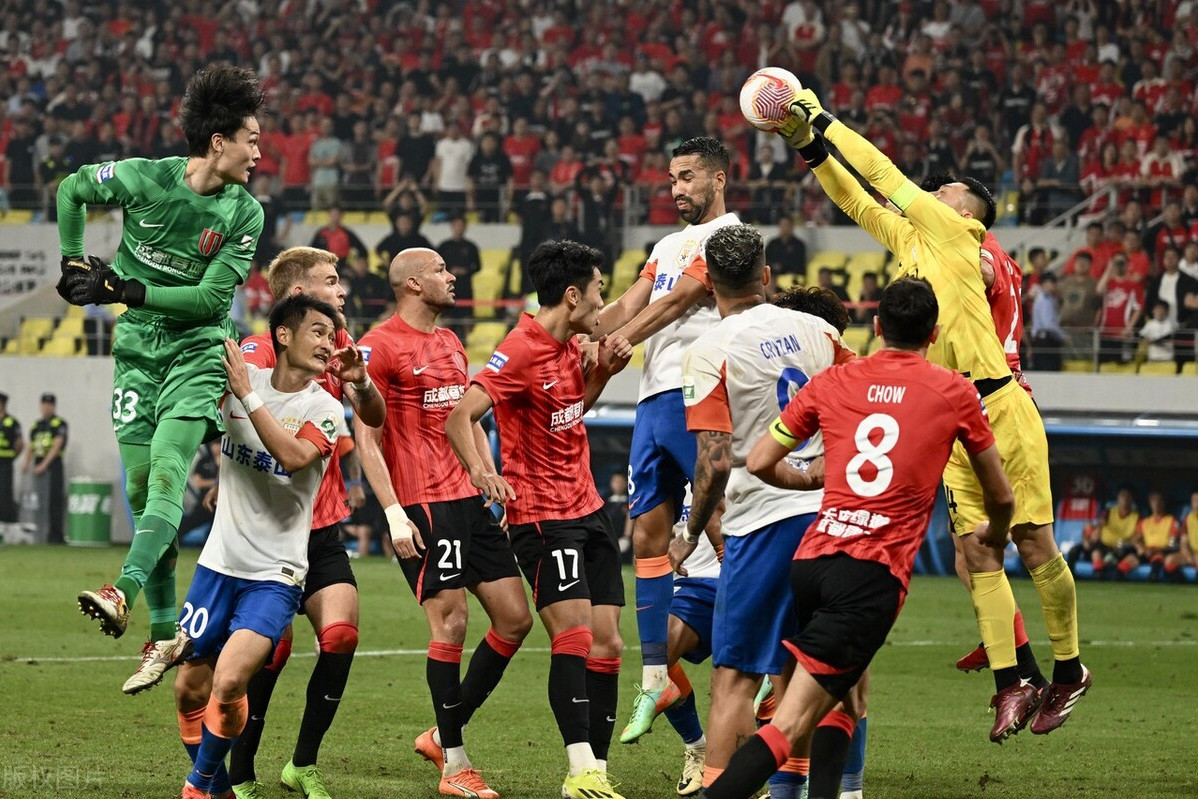 强队间对决的激烈拼抢,场上反复激烈变化的简单介绍 强队间对决的激烈拼抢,场上反复激烈变化的简单介绍